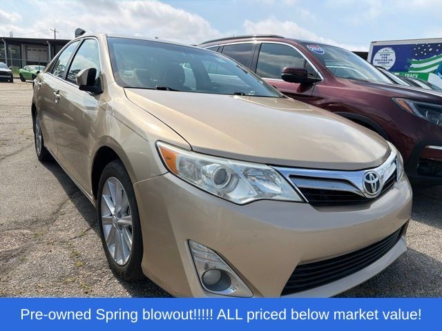 Used 2012 Beige Toyota XLE image 10