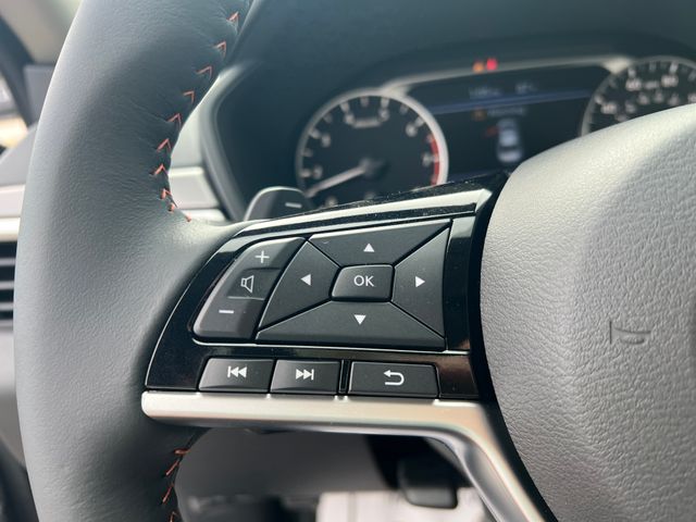 2025 Gun Metallic Nissan Altima SR FWD Sedan