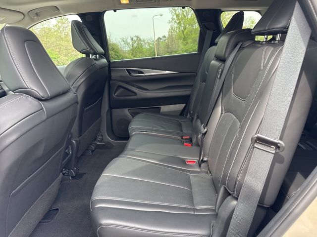 Used 2024 Gray INFINITI LUXE image 15