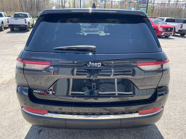 2023 Jeep Grand Cherokee 4xe - Diamond Black Crystal Pearlcoat exterior view 6