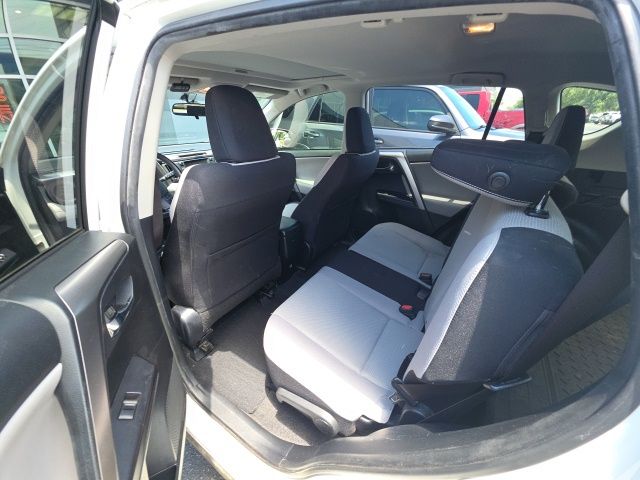 Used 2016 White Toyota XLE image 8