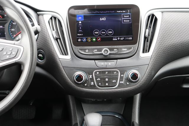 2023 Chevrolet Malibu LT photo