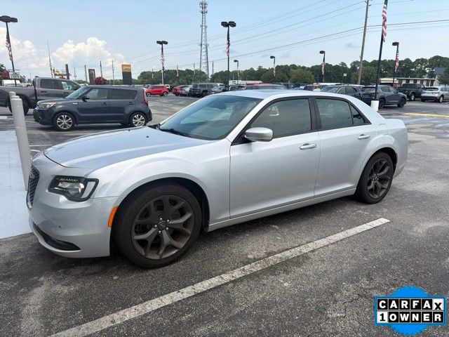 Silver Mist Clearcoat 2021 Chrysler 300 Sedan Rear-Wheel Drive 8-Speed Automatic