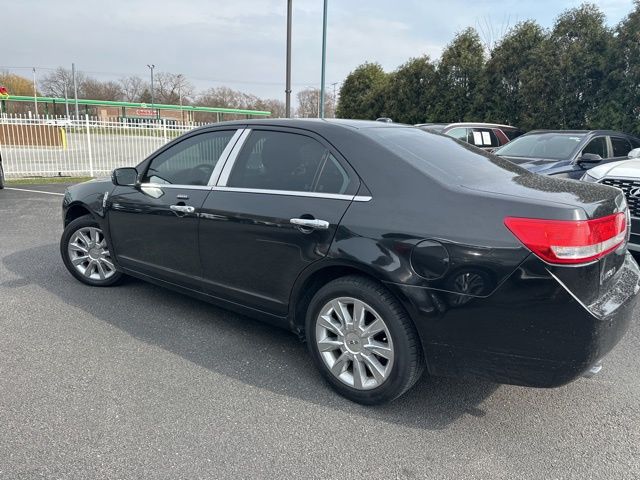 Used 2011 Black Lincoln Base image 14