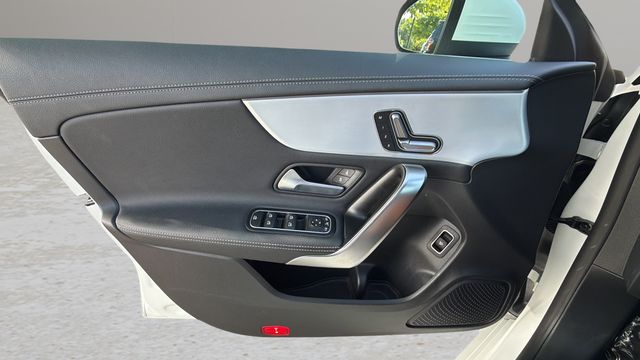 Used 2025  Mercedes-Benz CLA 250 image 17