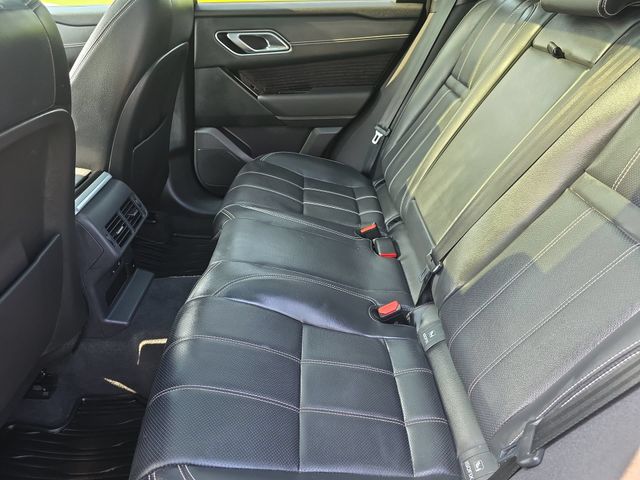 Used 2023 Santorini Black Land Rover R-Dynamic S image 15