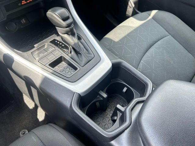 2024 Toyota RAV4 XLE - Photo 28