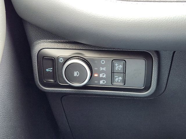2025 Ford Explorer Active photo