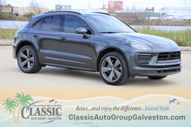 2022 Porsche Macan Base - 0