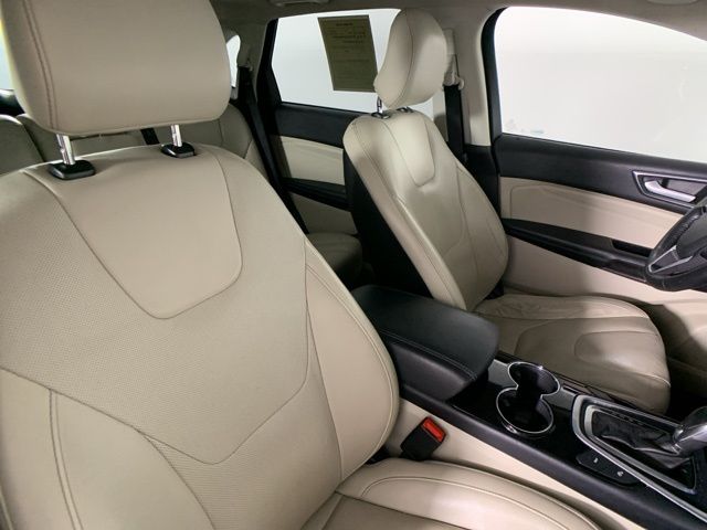 2018 Ford Edge Titanium 32