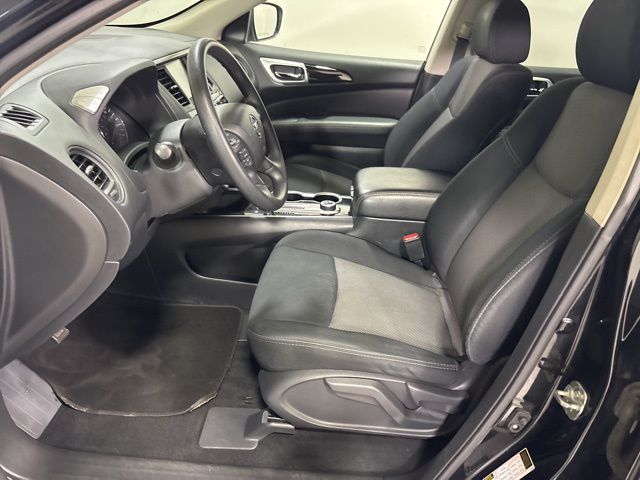 2018 Nissan Pathfinder S photo