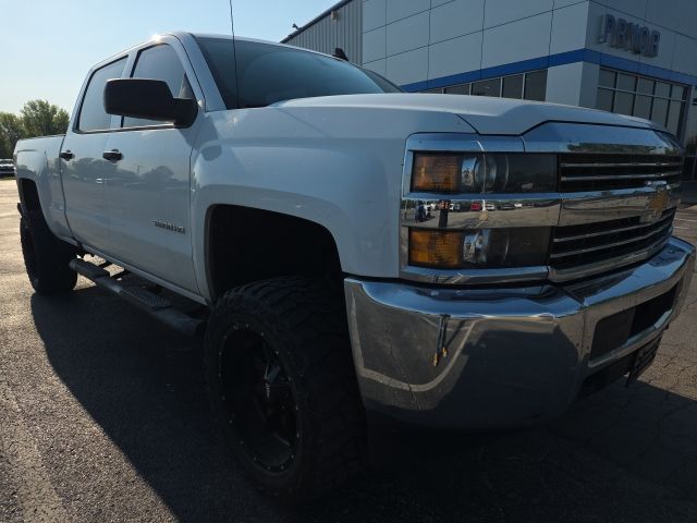 Summit White 2018 Chevrolet Silverado 2500HD Work Truck Crew Cab 4WD Pickup Truck Four-Wheel Drive 6-Speed Automatic Overdrive