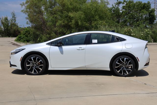 2026 Toyota Prius Plug-In Hybrid XSE Premium - 4
