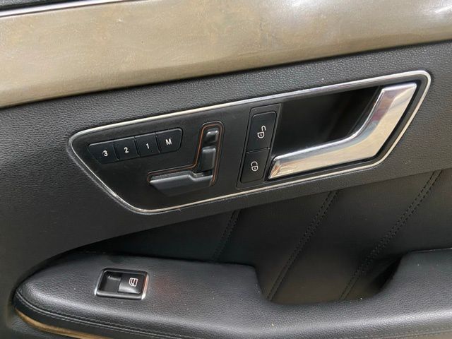 2011 Mercedes-Benz E 350 thumbnail 43