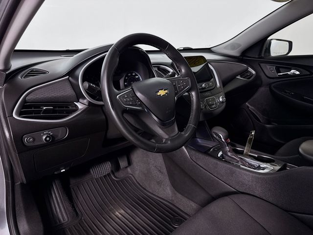 2025 Chevrolet Malibu RS - Photo 9