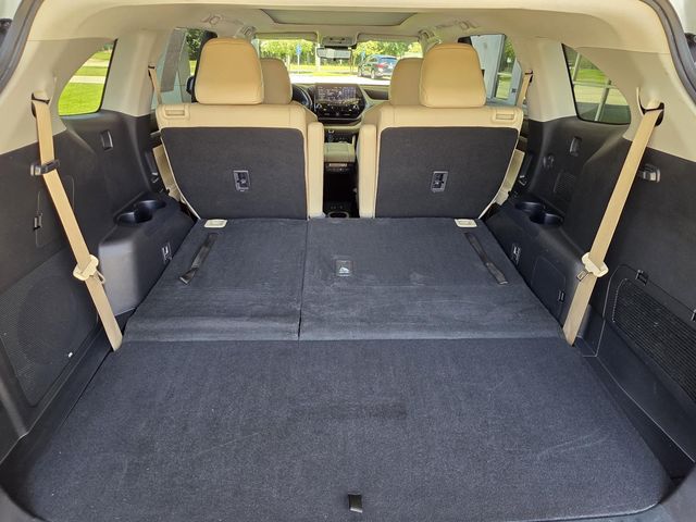 Used 2021 Toyota Highlander SUV