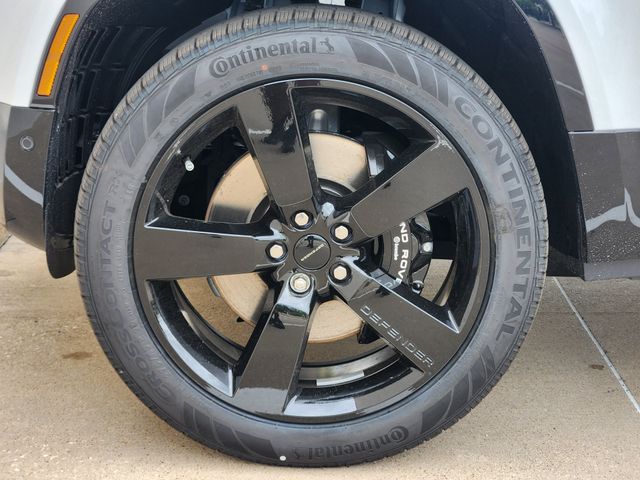 View vehicle photo 7