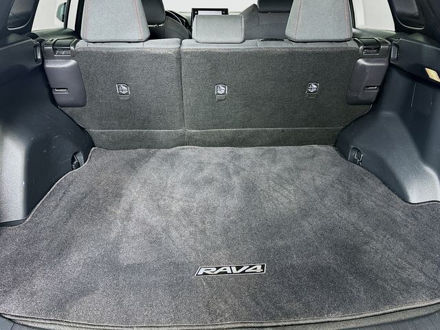 2021 Toyota RAV4 SE - Photo 8