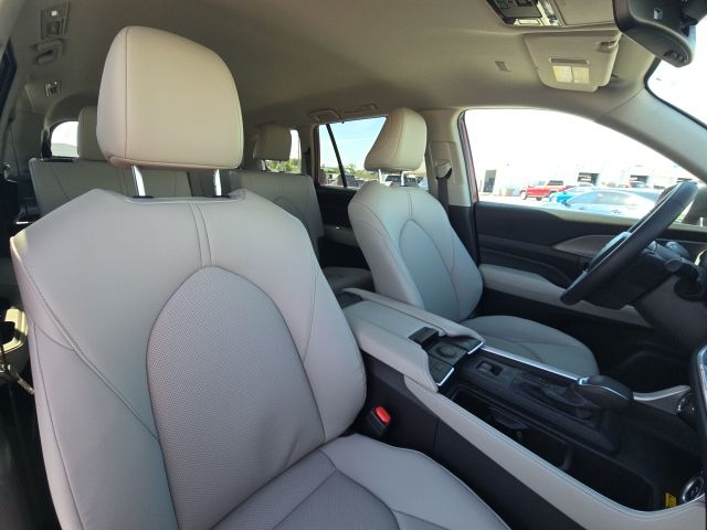 2025 Toyota Grand Highlander XLE:B02254