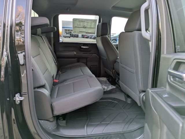 2025 Chevrolet Silverado 2500HD Custom photo