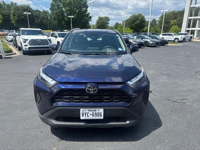 2025 Toyota RAV4 XLE - Photo 18