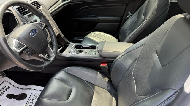 Used 2017 Red Ford Titanium image 9