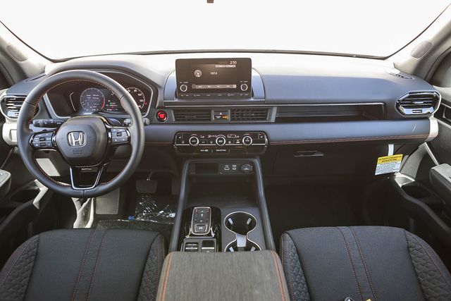 2025 Honda Pilot Sport photo