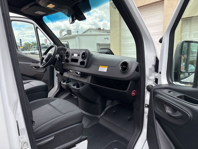 2025 Mercedes-Benz Sprinter 2500 Cargo 144 WB photo