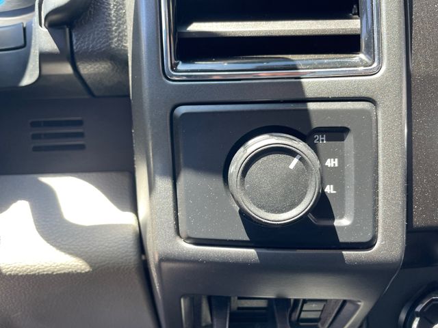 2019 Ford F-250SD XLT - Blue exterior view 18