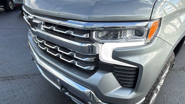 2025 Chevrolet Silverado 1500 LTZ 9