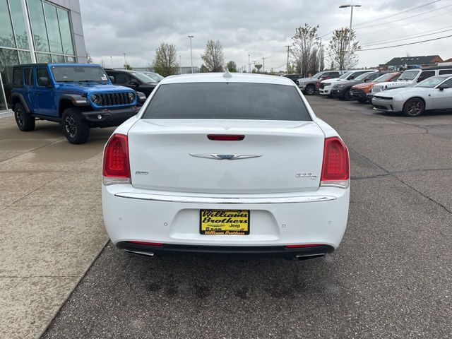 2017 Chrysler 300 C - Bright White Clearcoat exterior view 6