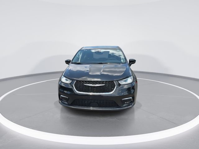 Used 2023 Black Chrysler Touring L image 3