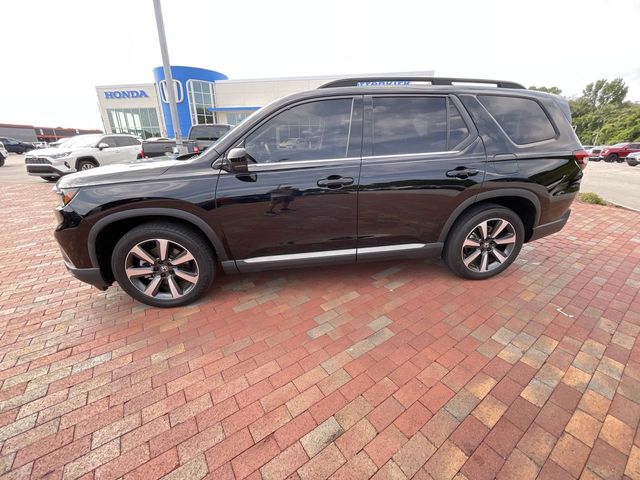 Used 2025 Honda Pilot SUV