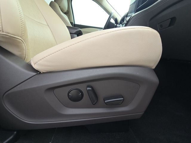 2023 Ford Explorer Platinum:B02247