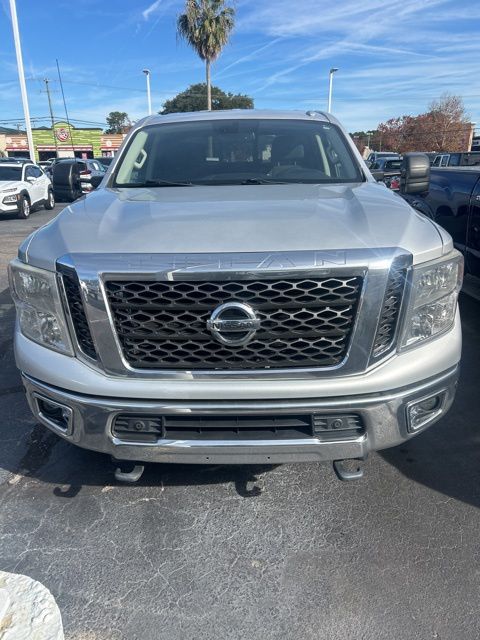 2017 Nissan Titan XD SV 9