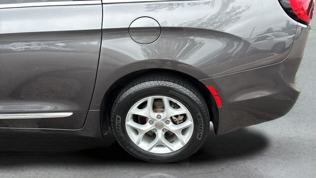Used 2017 Gray Chrysler Touring L Plus image 40