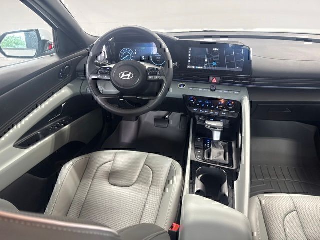 Used 2025 Hyundai Elantra Hybrid Sedan