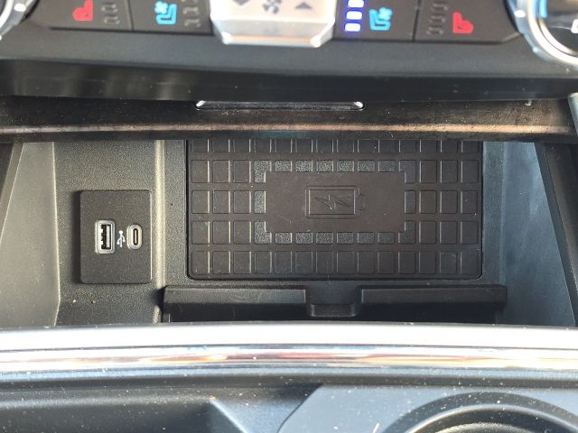 2022 Ford F-250SD Lariat:B02329