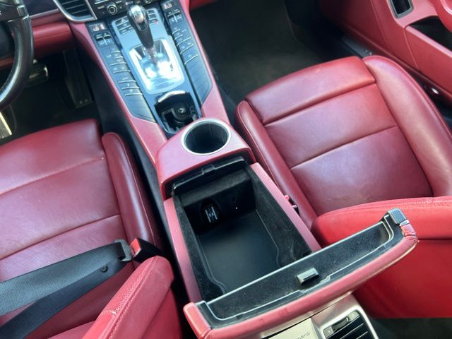2016 Porsche Panamera 4