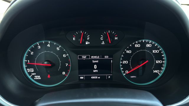 Used 2025 White Chevrolet LT image 13