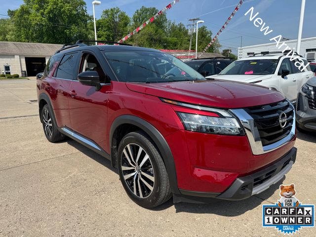 Red (Scarlet Ember Tintcoat/Super Black) 2024 Nissan Pathfinder Platinum 4WD SUV / Crossover All-Wheel Drive 9-Speed Automatic