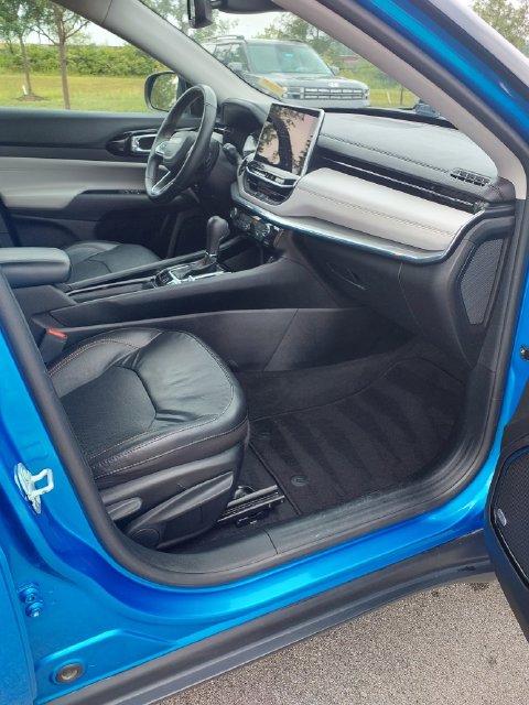 Used 2022 Laser Blue Jeep Limited image 25