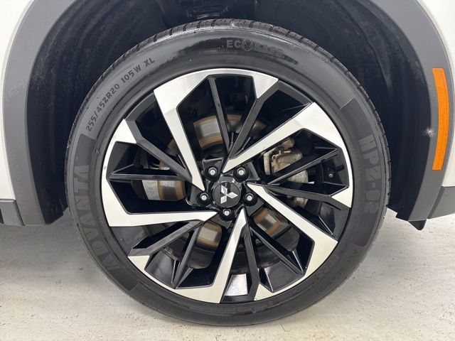 used 2024 Mitsubishi Outlander car, priced at $25,988