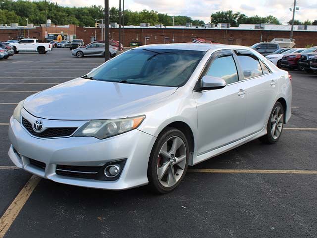 Used 2013 Classic Silver Metallic Toyota SE image 2