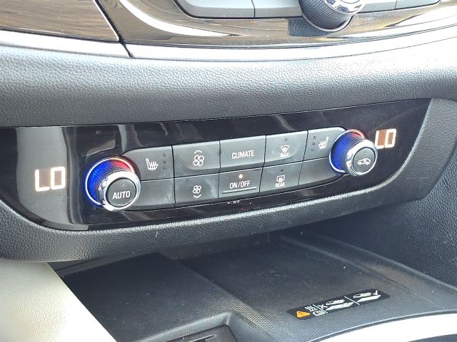 2022 Buick Enclave Essence:C02611