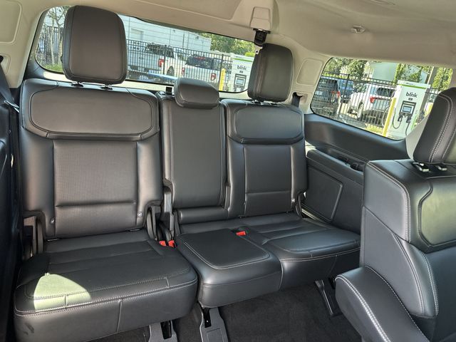 Used 2025 White Ford Platinum image 25