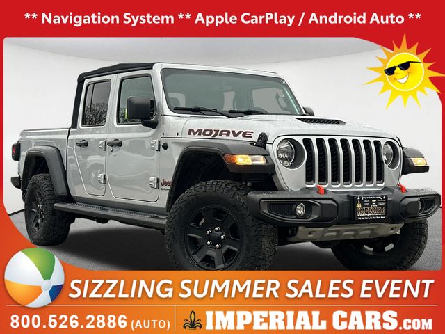 Silver Zynith Clearcoat 2022 Jeep Gladiator Mojave Crew Cab 4WD Pickup Truck Four-Wheel Drive 8-Speed Automatic