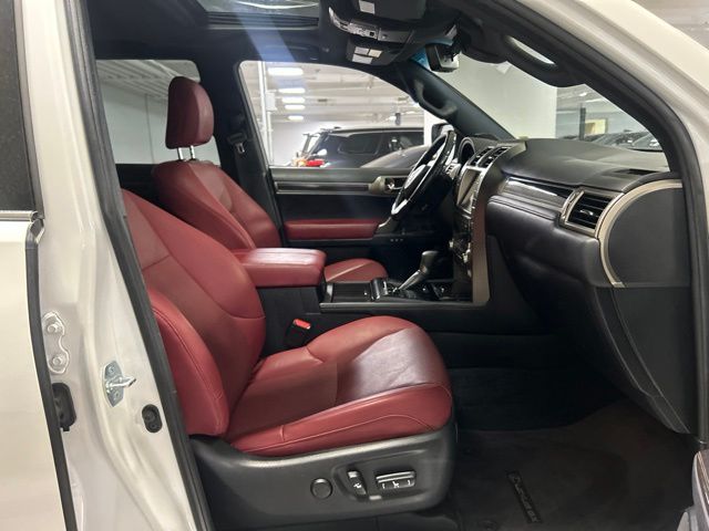 Certified Used 2021  Lexus 460 image 28