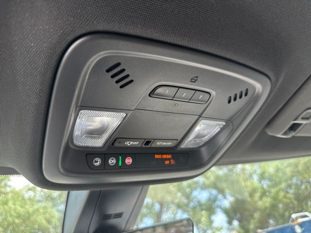 2023 Summit White Chevrolet Traverse Premier AWD SUV