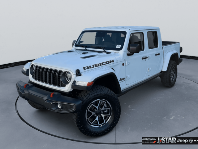 Bright White Clearcoat 2026 Jeep Gladiator Pickup Truck Four-Wheel Drive 8-Speed Automatic